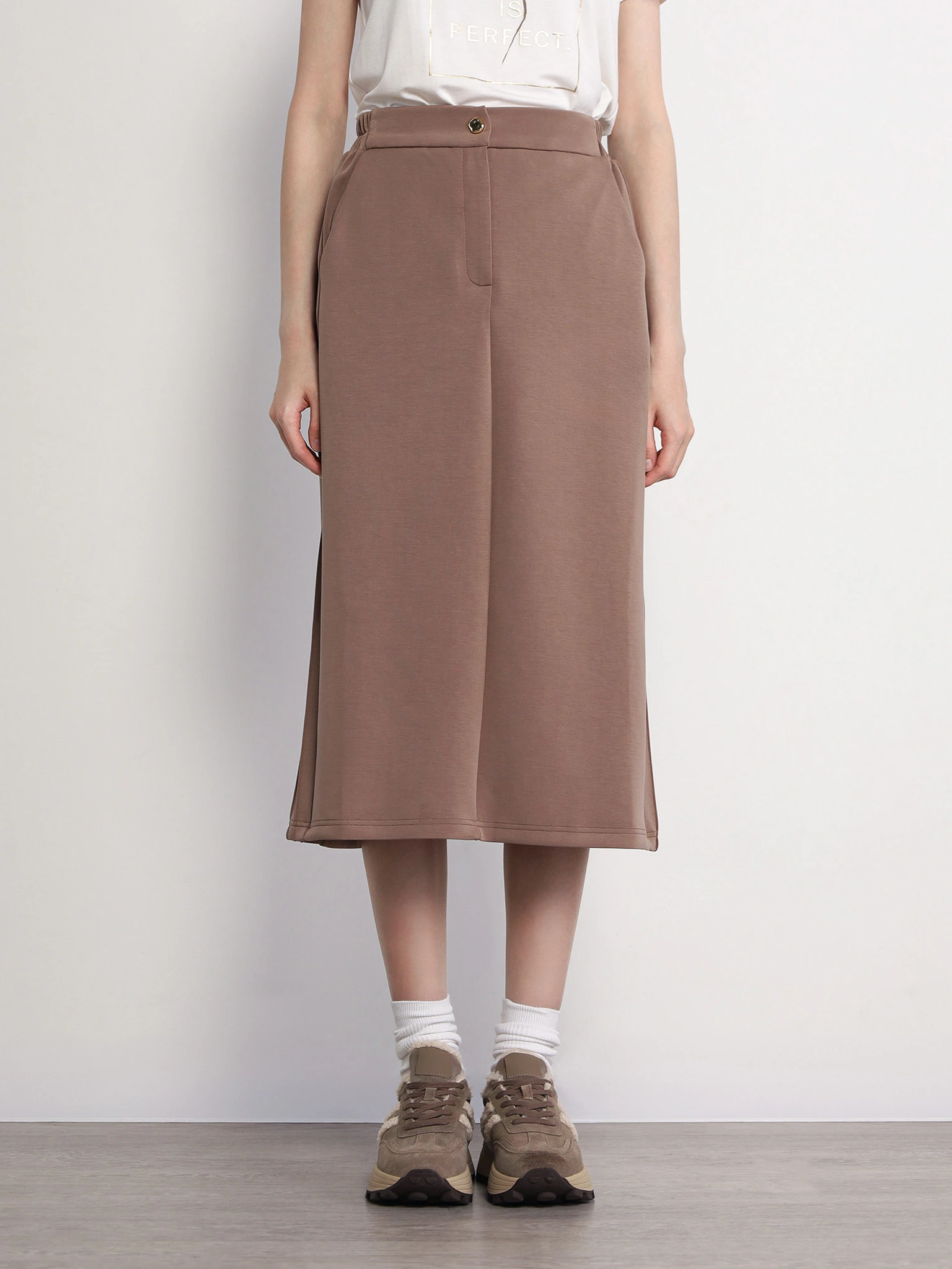 Юбка бежевого цвета с эластичным поясом